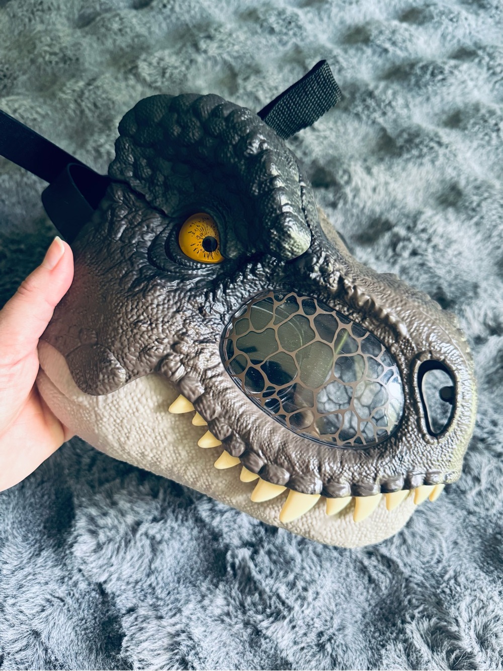 Jurassic World Dinosaur Mask w/ Sound Effects & Moving Jaw